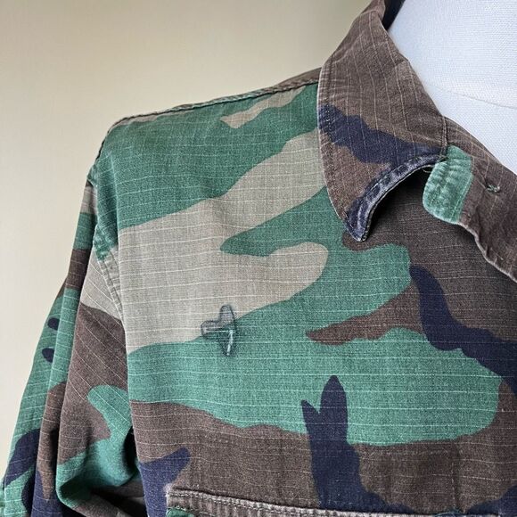 Vintage U.S. Army Woodland Camo BDU Jacket Medium Regular Ripstop Combat Coat - Picture 4 of 11